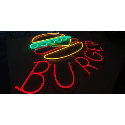 Neon burger con lechuga y queso Neon burger con lechuga y queso