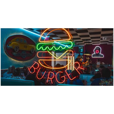 Neon burger con lechuga y queso Neon burger con lechuga y queso
