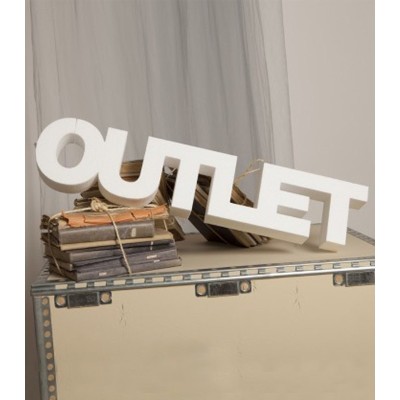 Letras corpóreas tridimensionales OUTLET de corcho blanco de Tu Fiesta Mola Mazo para decoración comercial de tiendas.